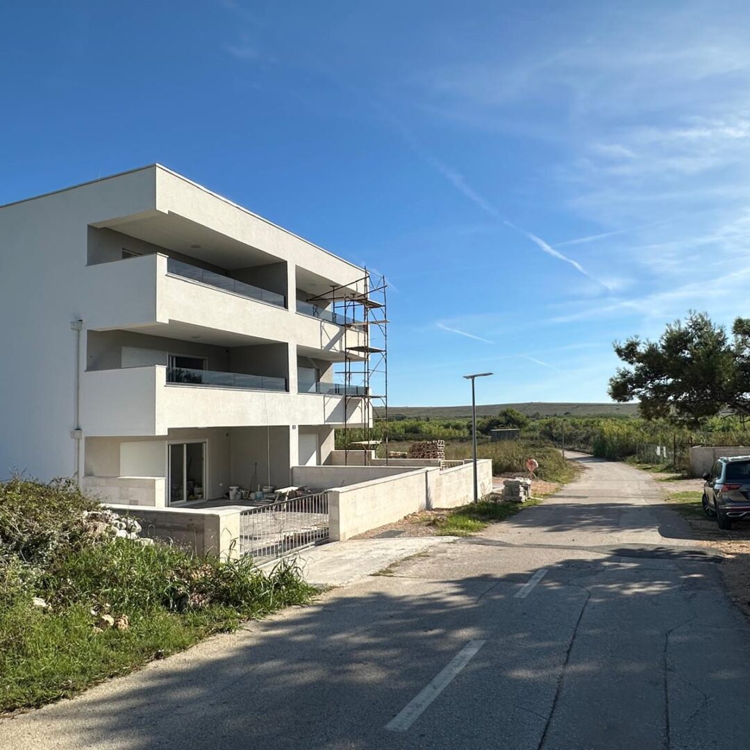 Trosobni apartman u Povljani na otoku Pagu na lijepoj lokaciji!