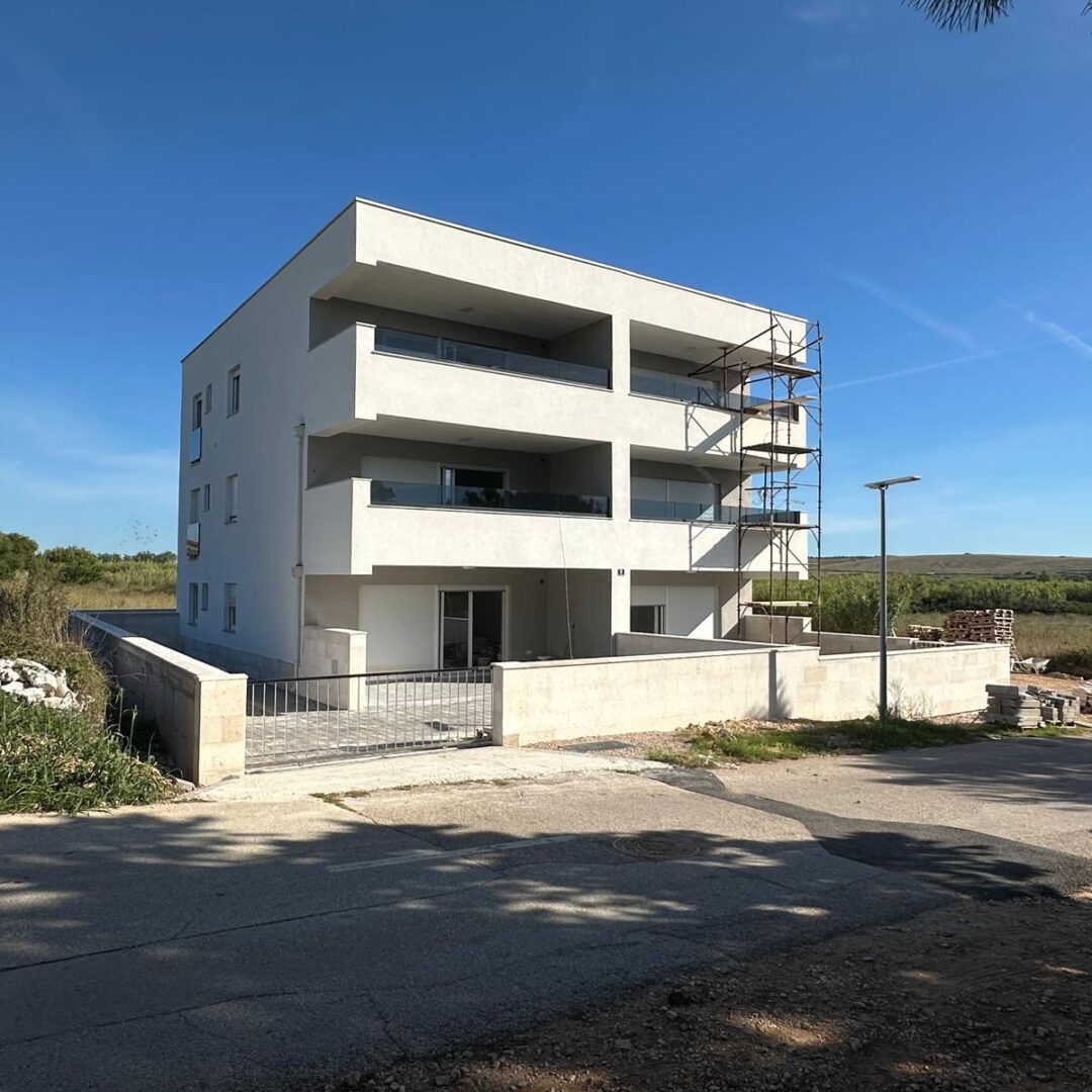 Trosobni apartman u Povljani na otoku Pagu na lijepoj lokaciji!