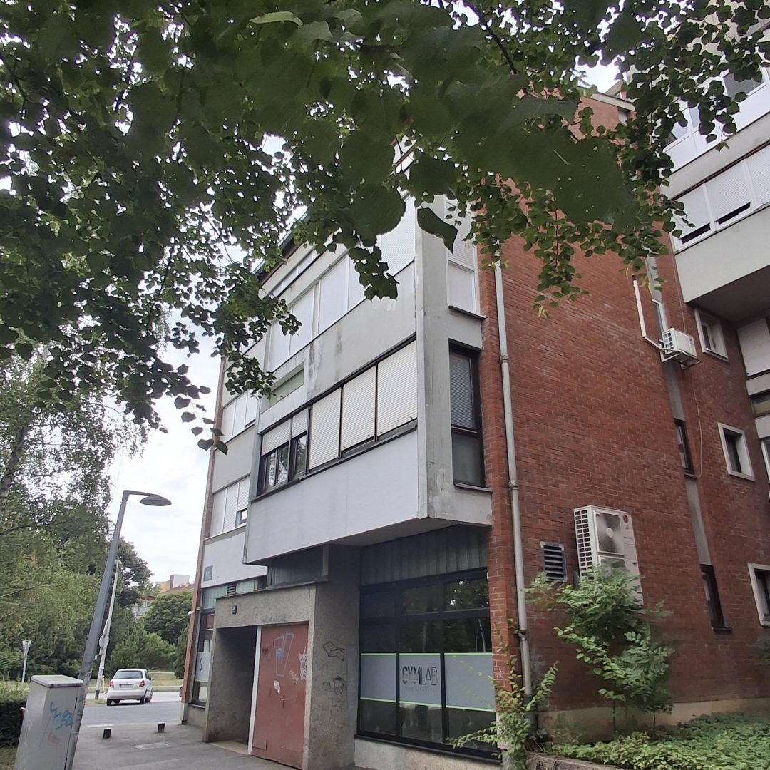 ZAGREB,Ulica Milana Rešetara,Trosobni stan s lođom i spremištem,73,80 m²