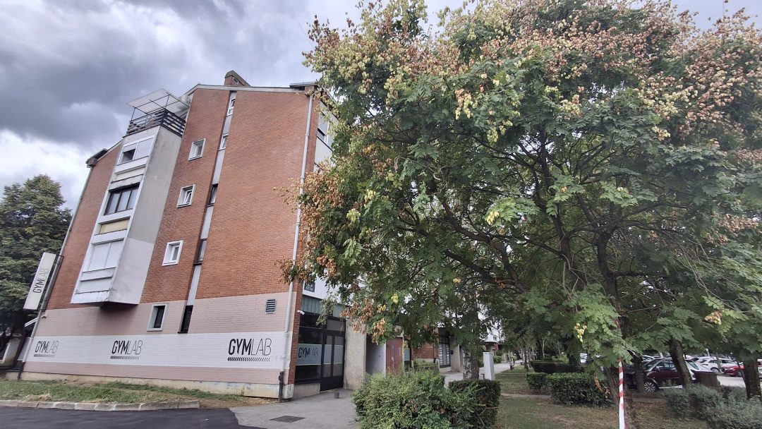 ZAGREB,Ulica Milana Rešetara,Trosobni stan s lođom i spremištem,73,80 m²