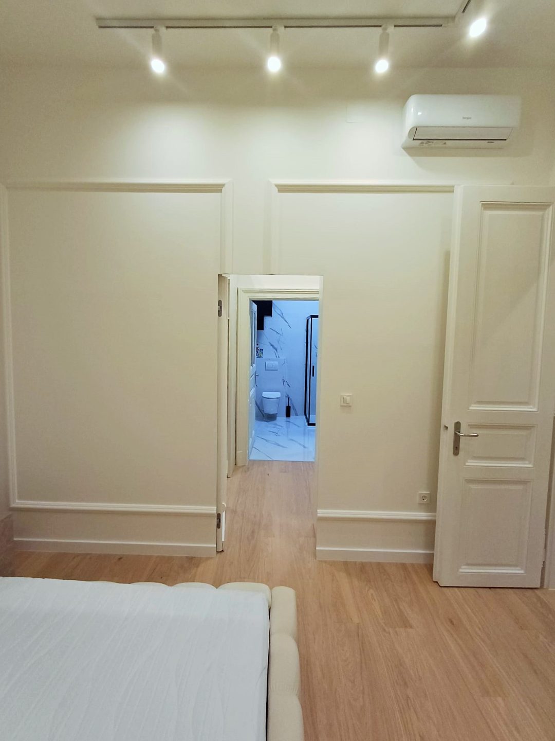 Najam, Branimirova ulica, glamurozan 4-sobni stan od 125m2 - Slika 11