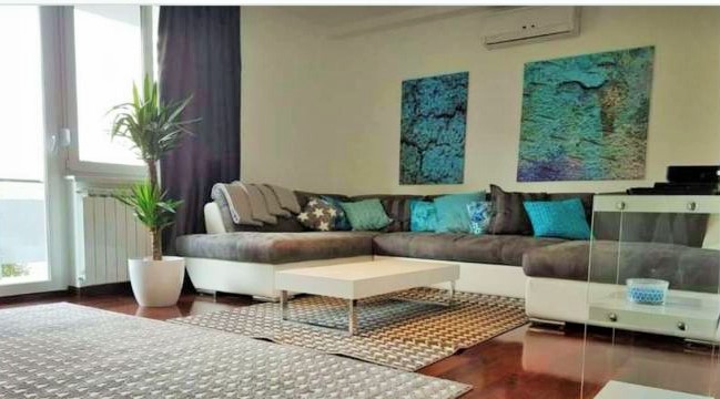 Donji grad, dvosoban stan od 67 m2, lift, BEZ PROVIZIJE ZA KUPCA!