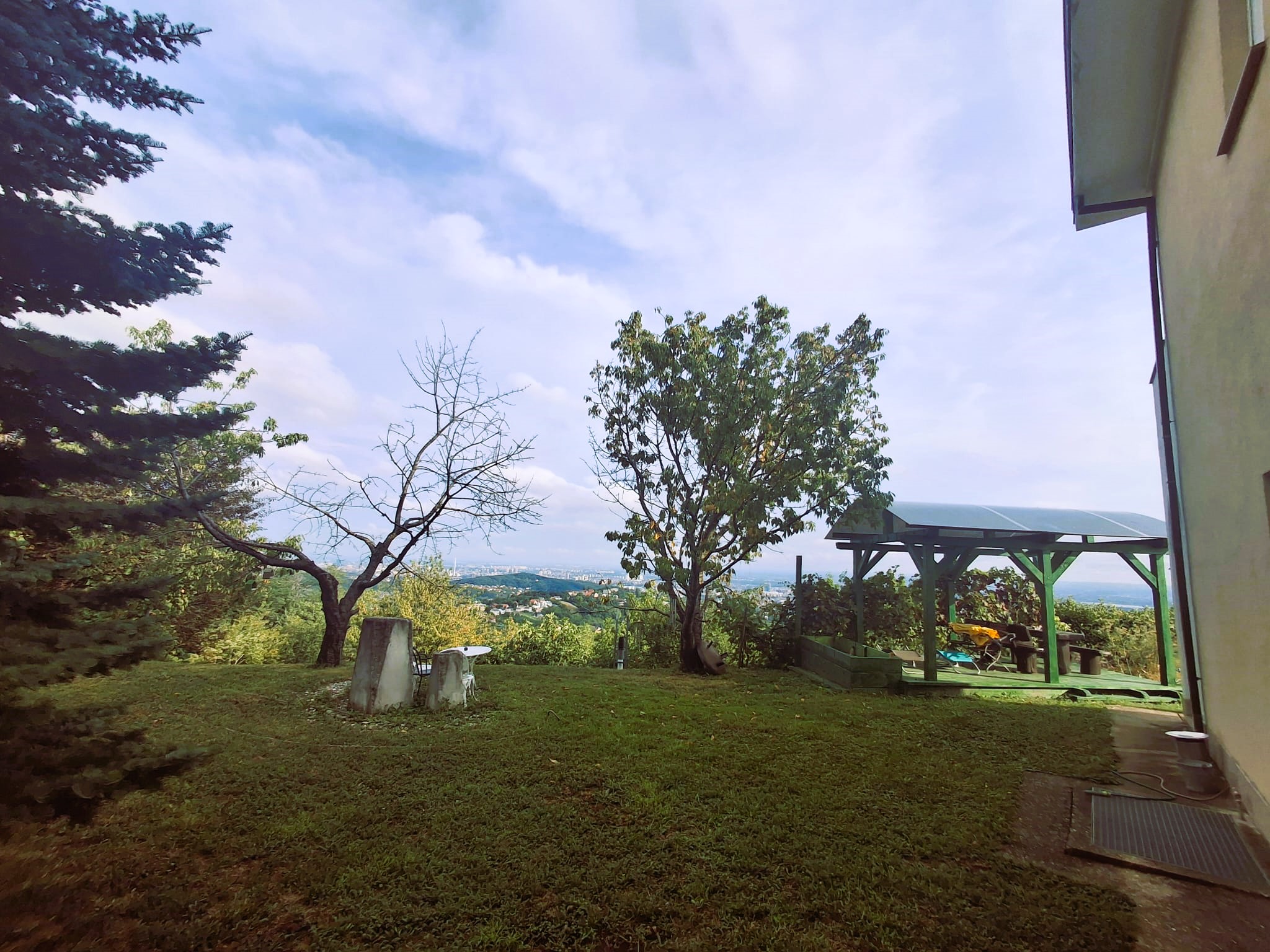 EKSKLUZIVNA OBITELJSKA KUĆA S POGLEDOM NA GRAD,ZAGREB(TEŠKOVEC) - Slika 9