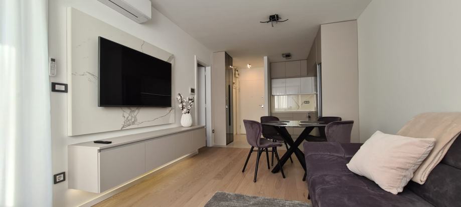 Špansko, dvosoban stan od 44m2, lift, BEZ PROVIZIJE ZA KUPCA!