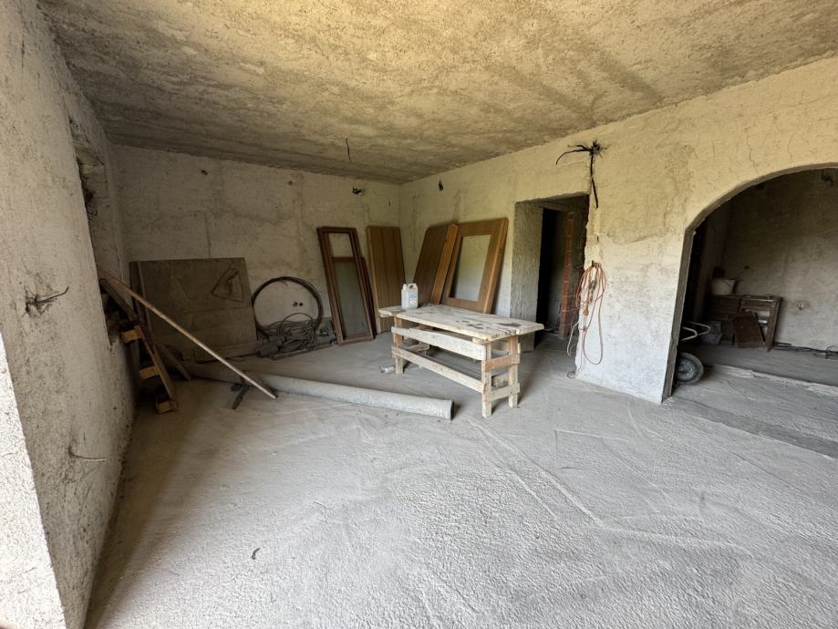 Gračani, samostojeća (roh-bau) kuća od 235 m2, BEZ PROVIZIJE ZA KUPCA! - Slika 13