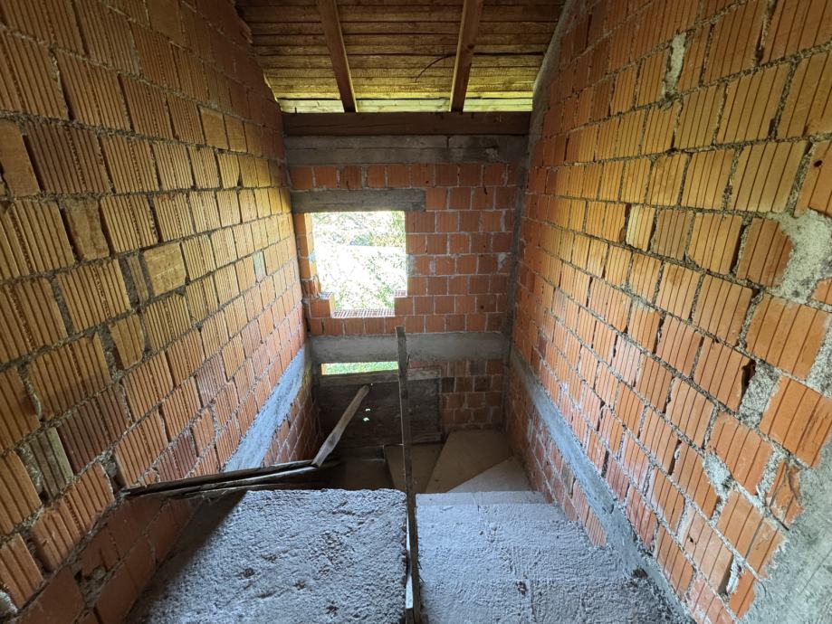 Gračani, samostojeća (roh-bau) kuća od 235 m2, BEZ PROVIZIJE ZA KUPCA! - Slika 14