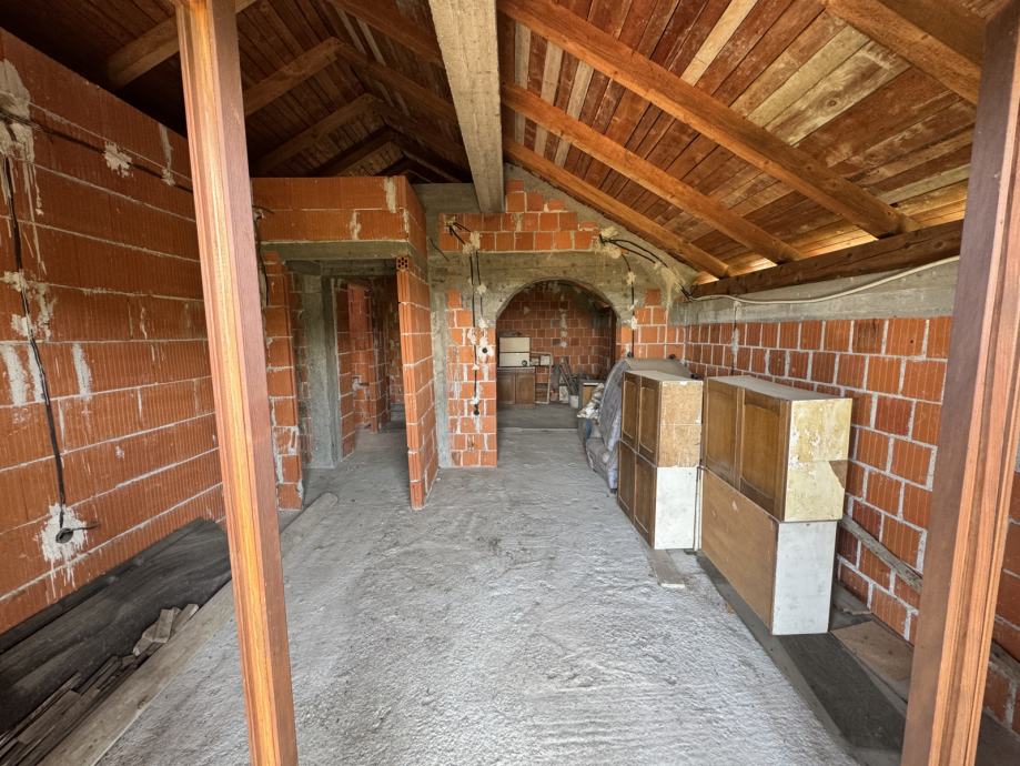 Gračani, samostojeća (roh-bau) kuća od 235 m2, BEZ PROVIZIJE ZA KUPCA! - Slika 6
