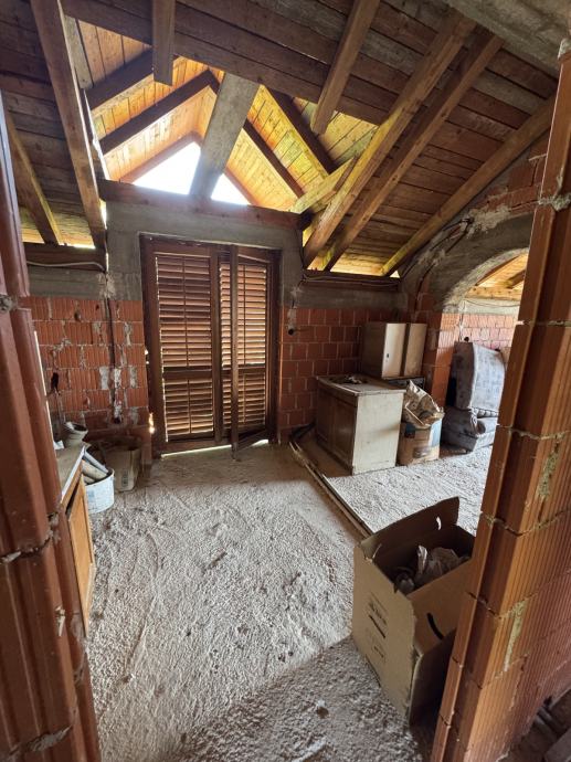 Gračani, samostojeća (roh-bau) kuća od 235 m2, BEZ PROVIZIJE ZA KUPCA! - Slika 8