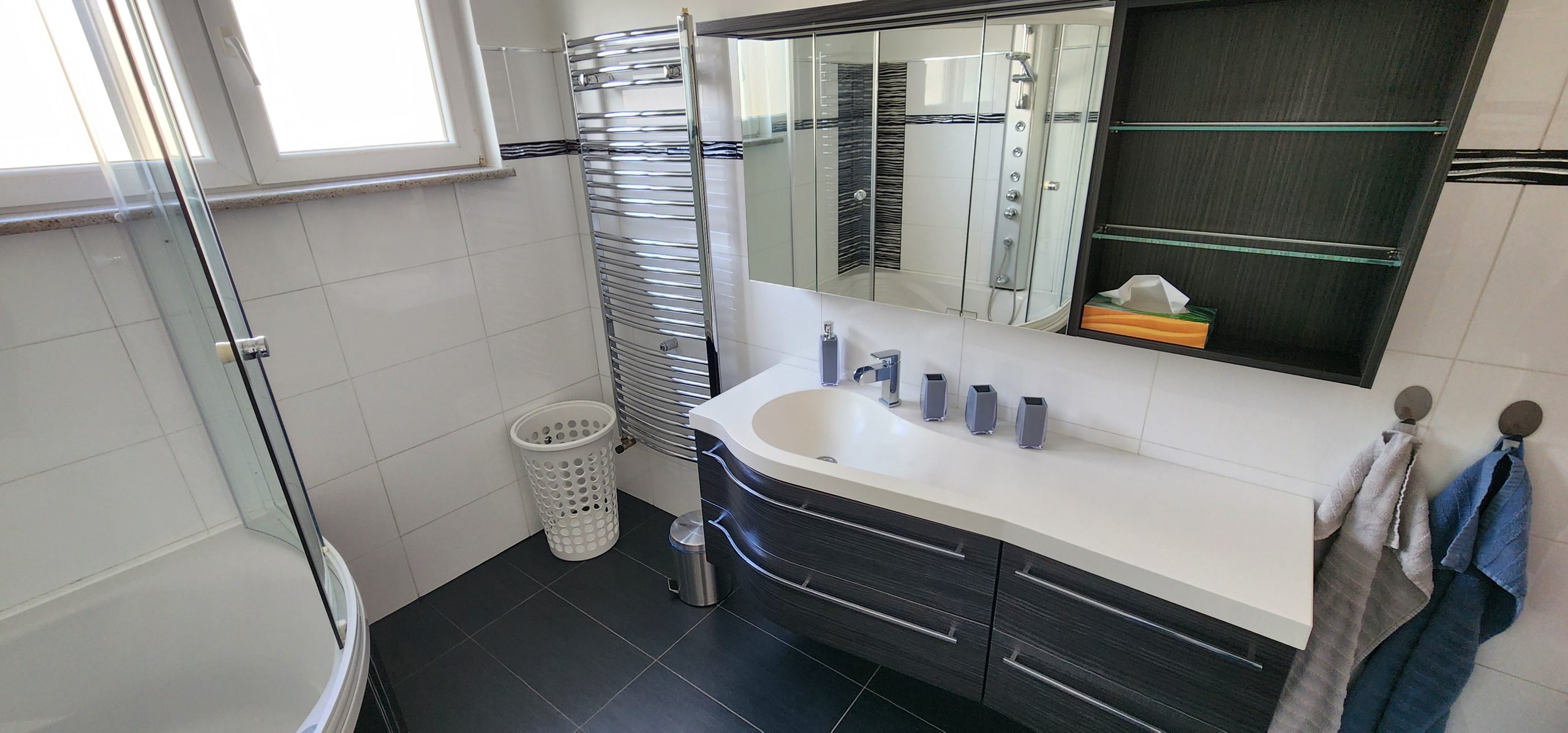 BJELOVAR, odlična kuća katnica s bazenom i lijepom okućnicom! - Slika 11