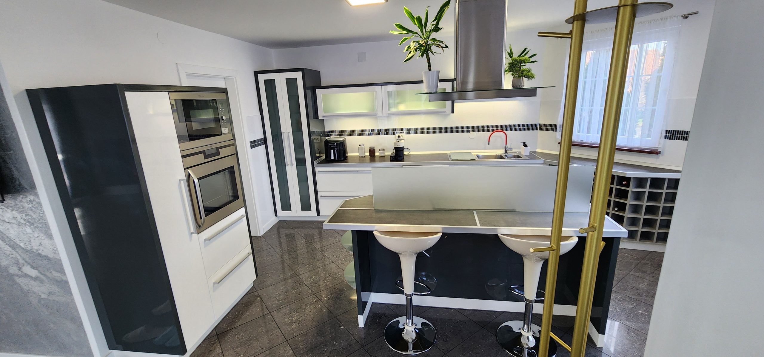 BJELOVAR, odlična kuća katnica s bazenom i lijepom okućnicom! - Slika 6