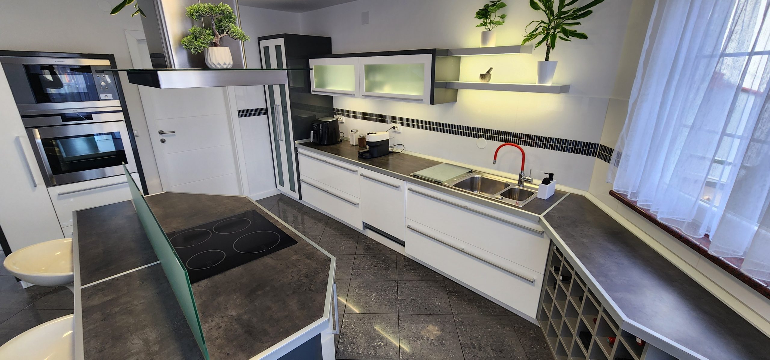 BJELOVAR, odlična kuća katnica s bazenom i lijepom okućnicom! - Slika 7