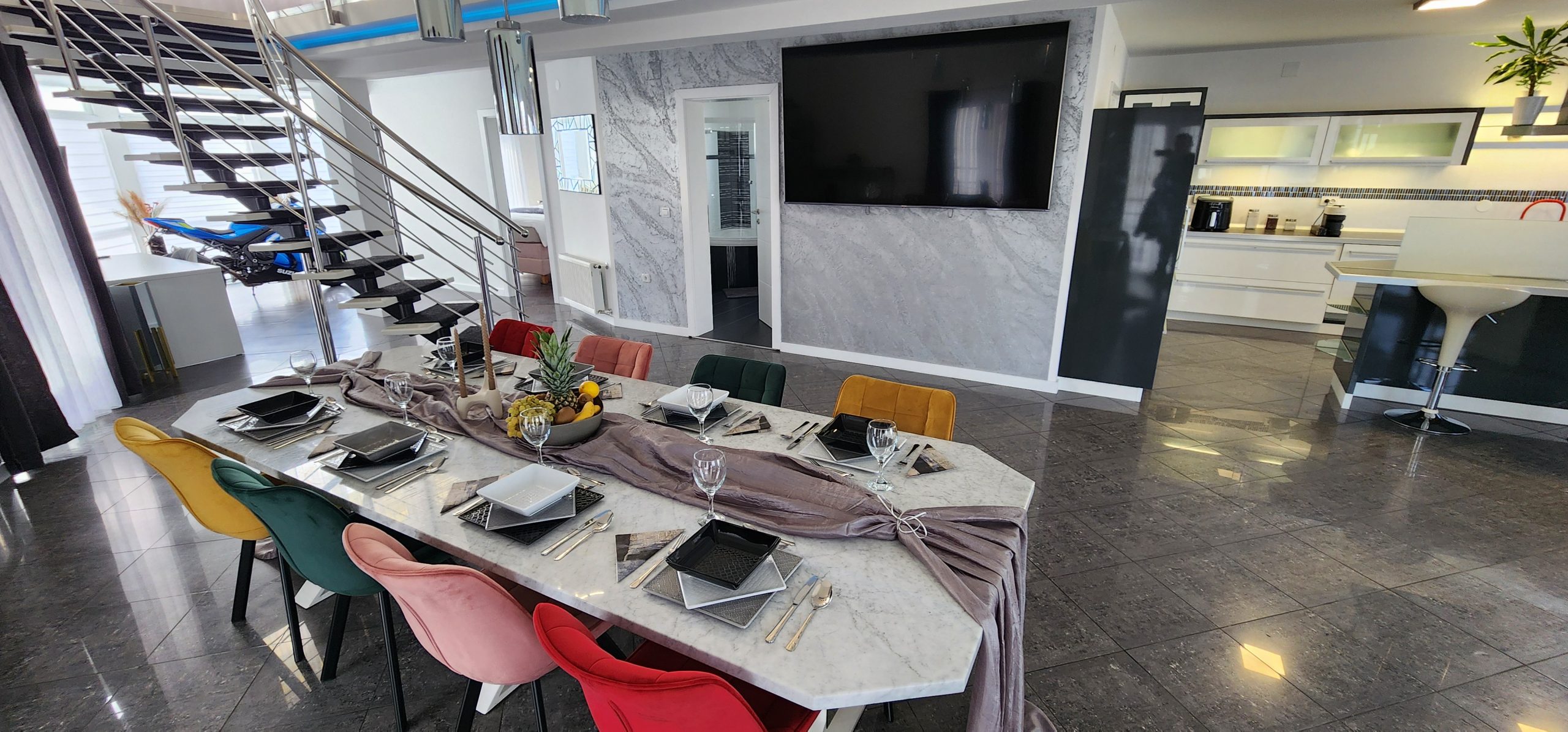 BJELOVAR, odlična kuća katnica s bazenom i lijepom okućnicom! - Slika 9