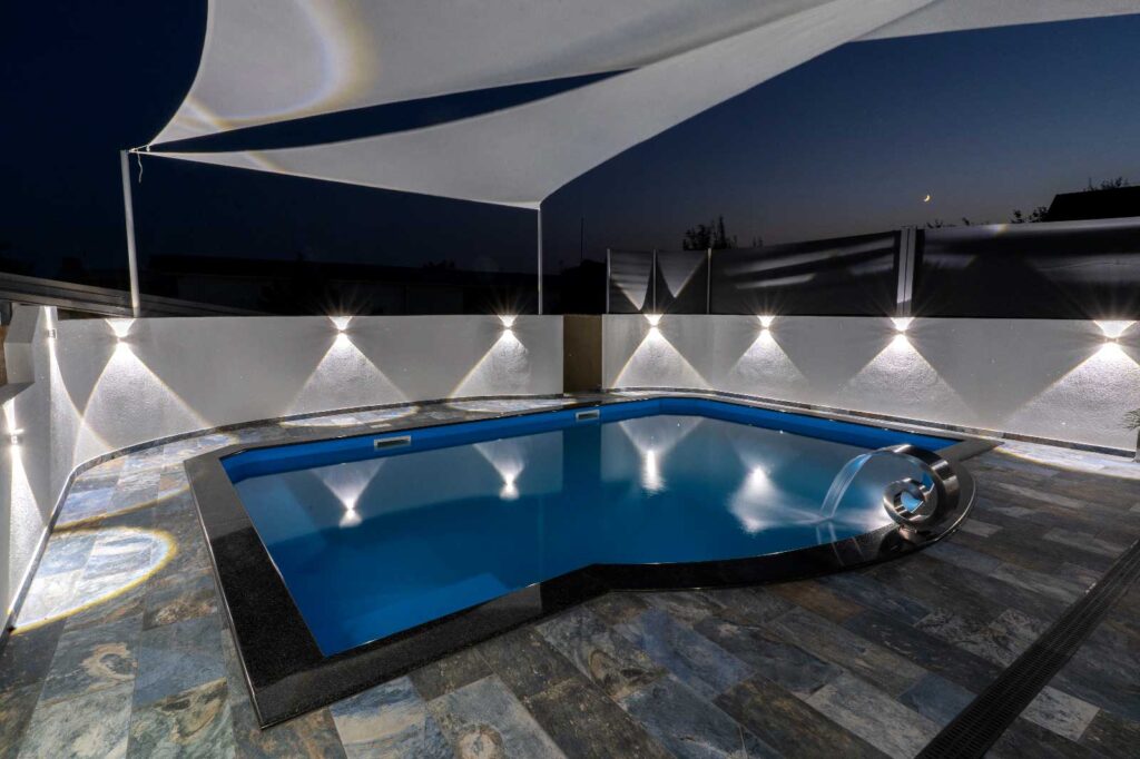 BJELOVAR, odlična kuća katnica s bazenom i lijepom okućnicom! - Slika 5