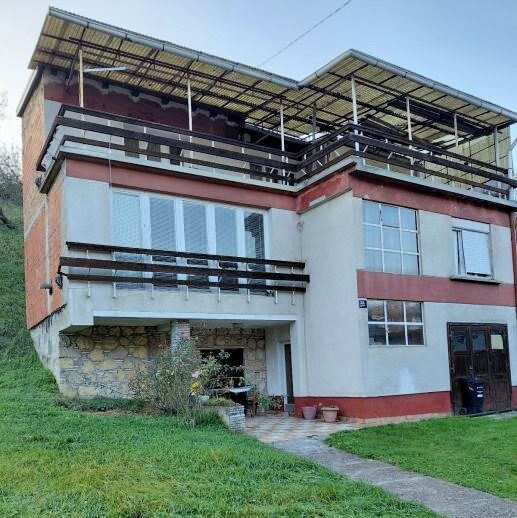 Kustošija, kuća 250 m2, BEZ PROVIZIJE ZA KUPCA!