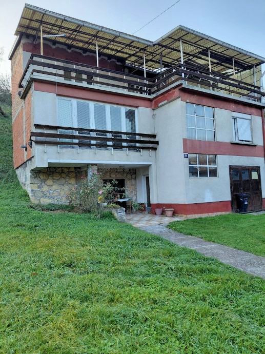 Kustošija, kuća 250 m2, BEZ PROVIZIJE ZA KUPCA!