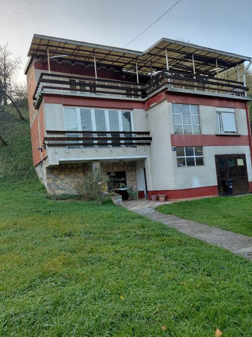 Kustošija, kuća 250 m2, BEZ PROVIZIJE ZA KUPCA!