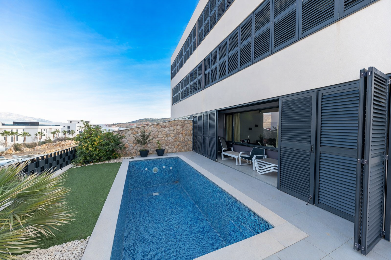 ODLIČAN APARTMAN S VRTOM I BAZENOM–Vinjerac kod Zadra - Slika 11