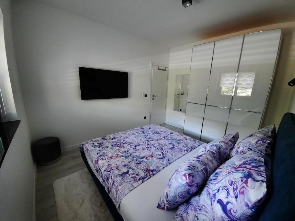 ODLIČAN APARTMAN S VRTOM I BAZENOM–Vinjerac kod Zadra - Slika 19