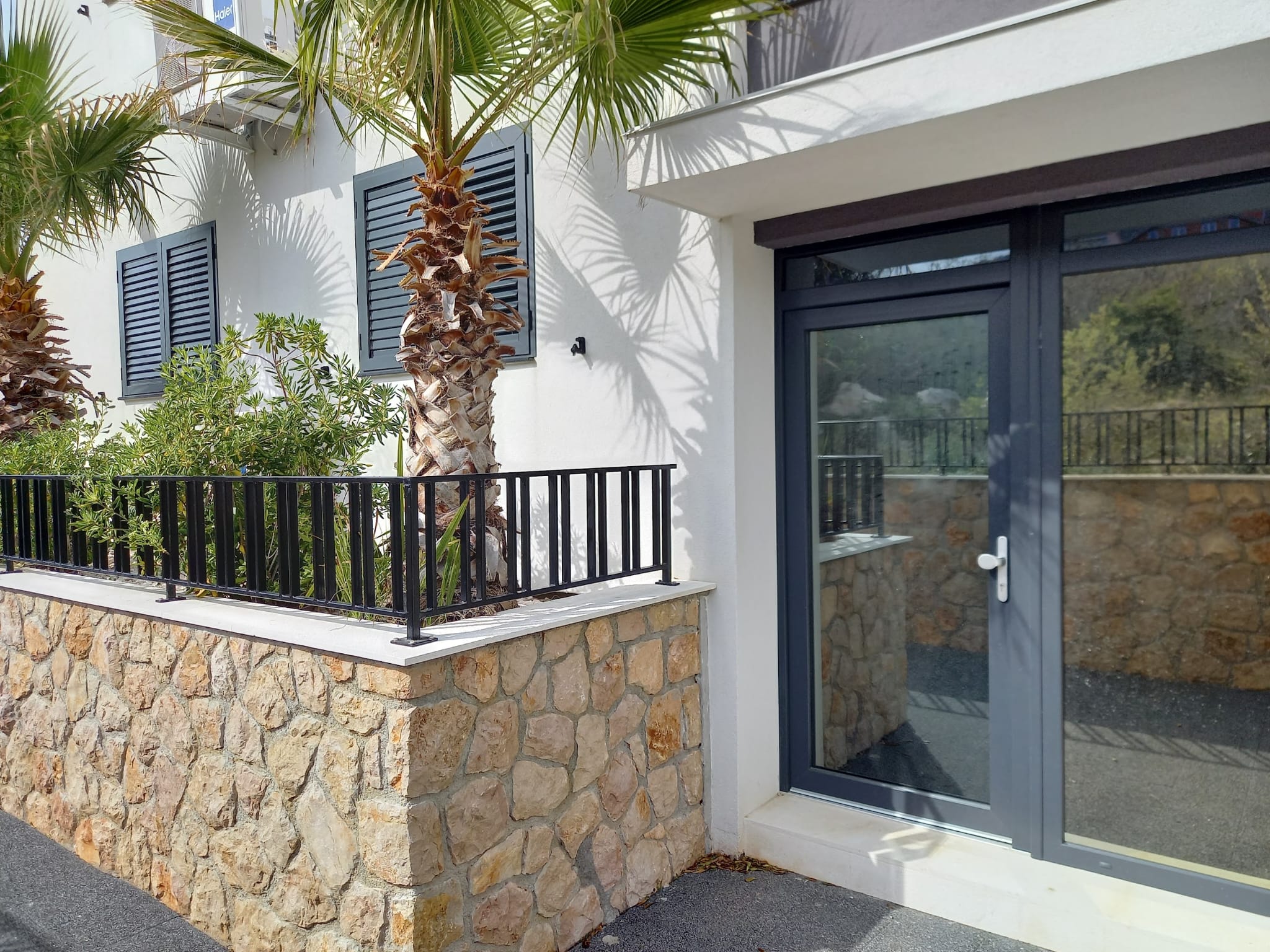 ODLIČAN APARTMAN S VRTOM I BAZENOM–Vinjerac kod Zadra - Slika 8