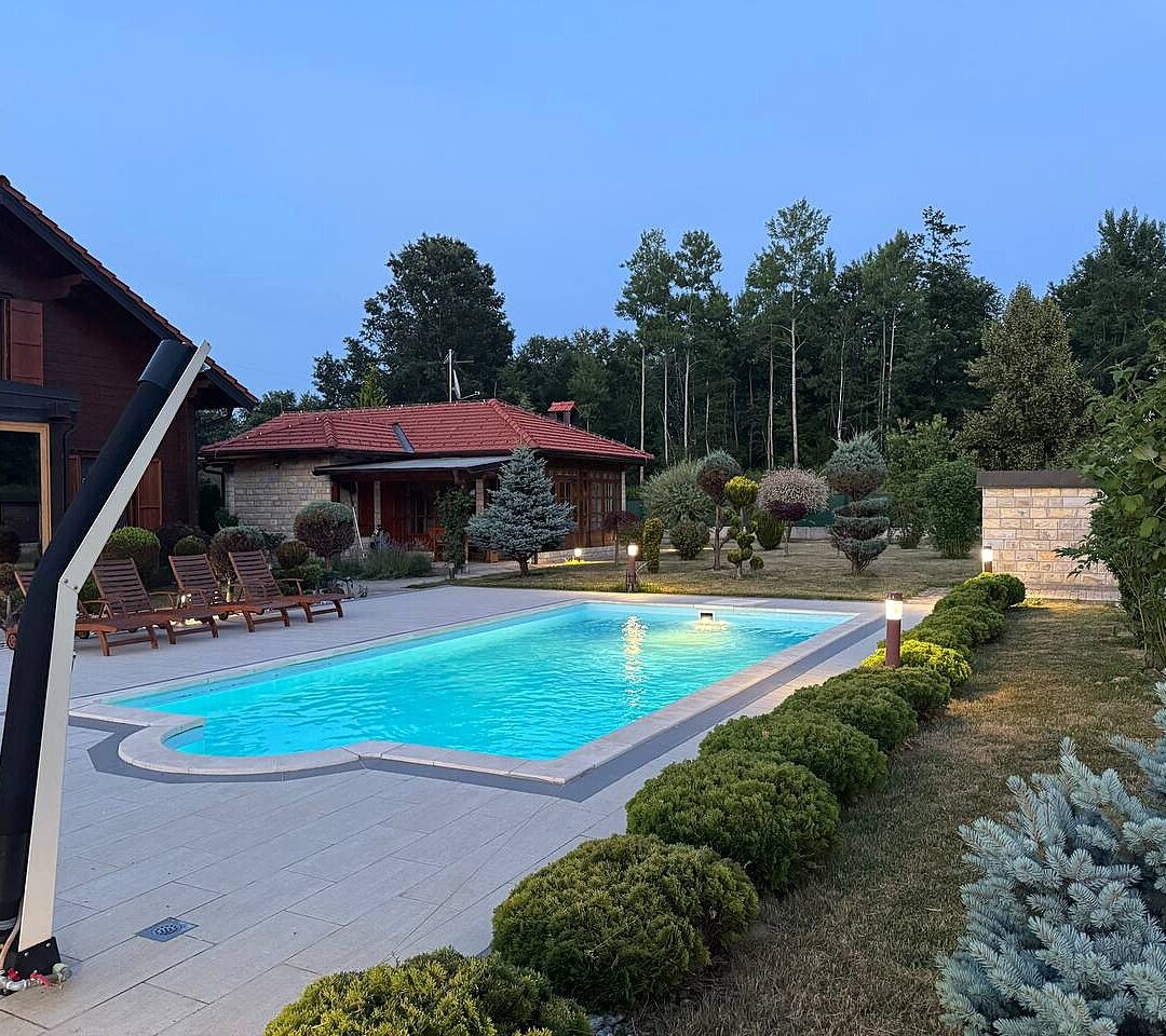 Impozantno imanje u podnožju Velebita od 200 m2 s okućnicom od 17.000 m2, BEZ PROVIZIJE ZA KUPCA!