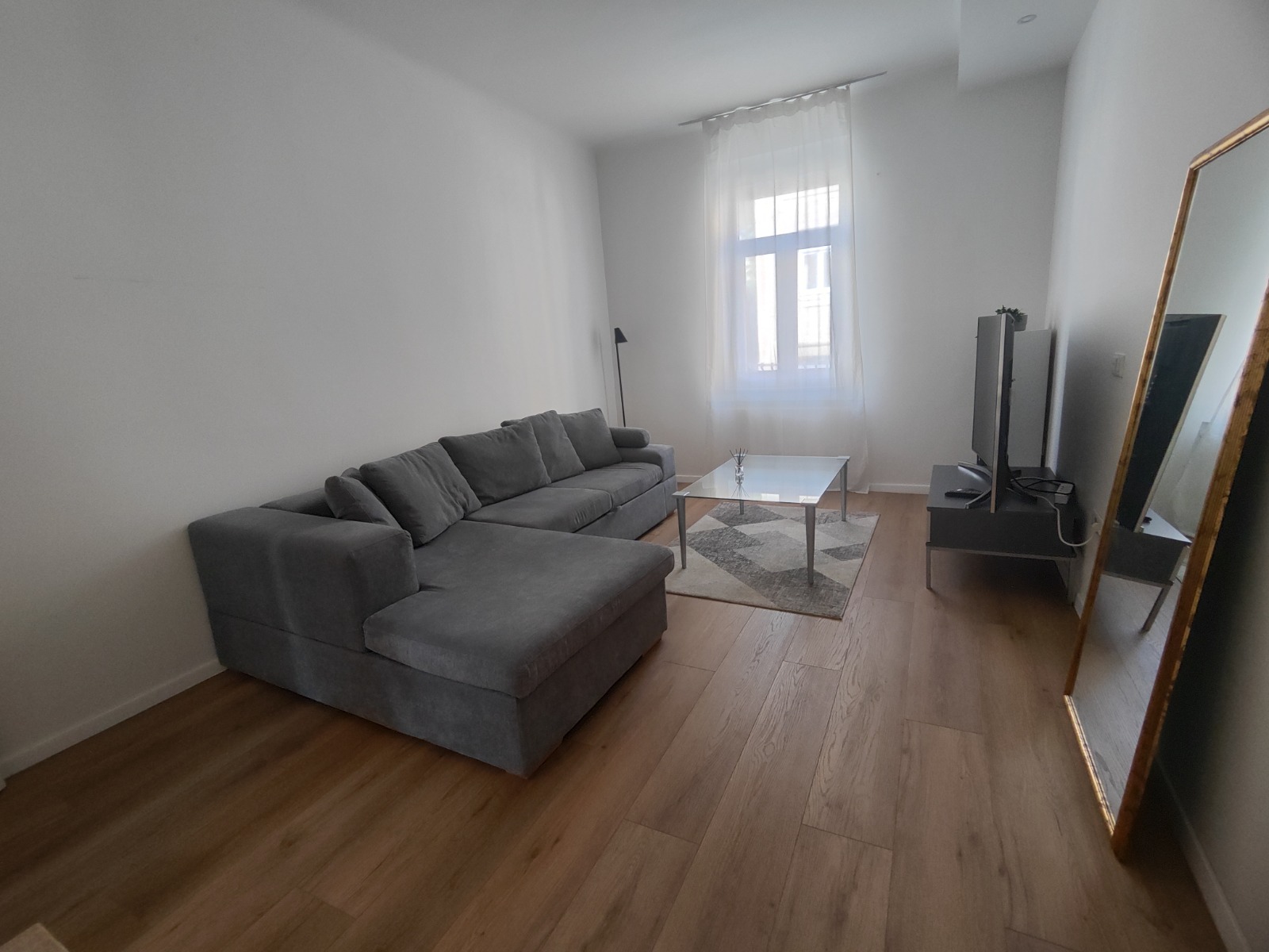 ZAGREB – SVETI DUH | ELEGANTAN, POTPUNO UREĐEN 2-SOBAN STAN (55 m²) - Slika 2