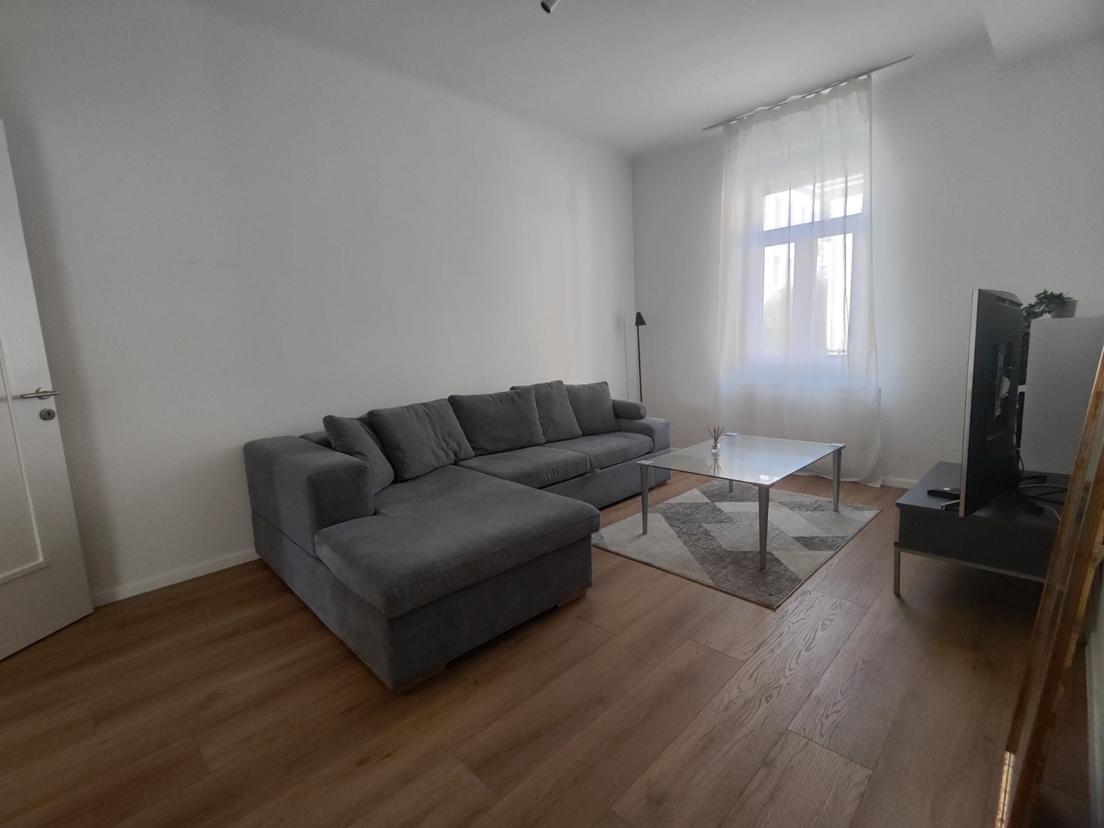 ZAGREB – SVETI DUH | ELEGANTAN, POTPUNO UREĐEN 2-SOBAN STAN (55 m²)