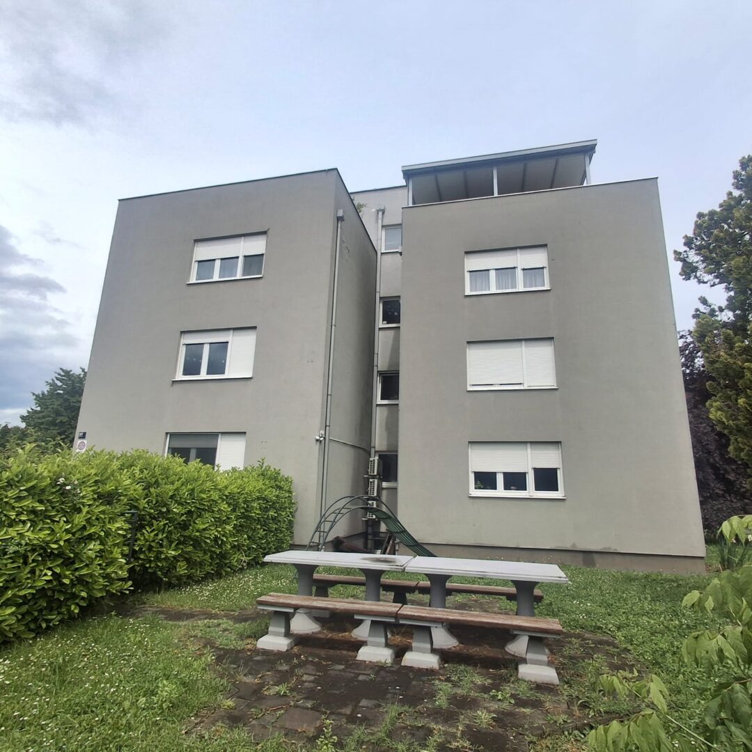 Zagreb, Vukomerec-trosoban stan sa zimskim vrtom i 2 parkirna mjesta!NOVA CIJENA!
