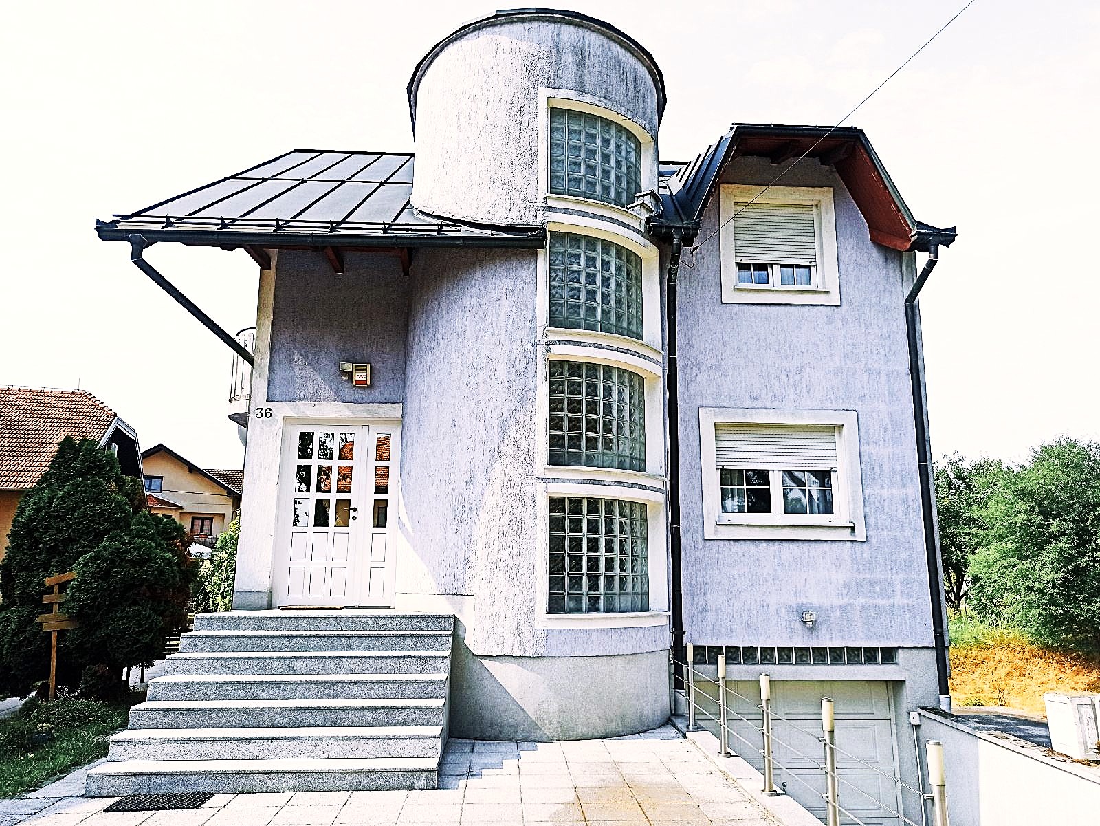Lučko, elegantna obiteljska kuća 228 m2 + susjedna parcela, BEZ PROVIZIJE ZA KUPCA!
