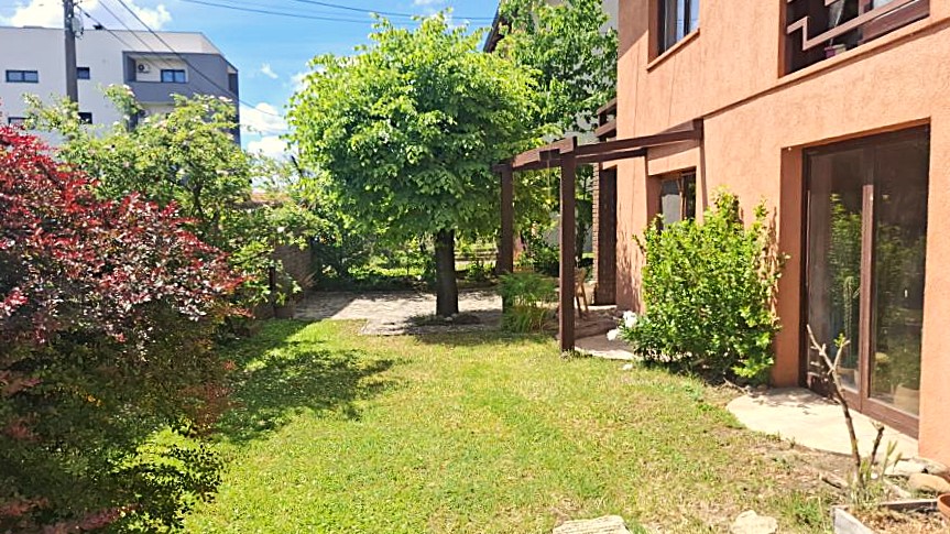 Elegantna obiteljska kuća od 350m2 s prostranom okućnicom, BEZ PROVIZIJE ZA KUPCA! - Slika 3
