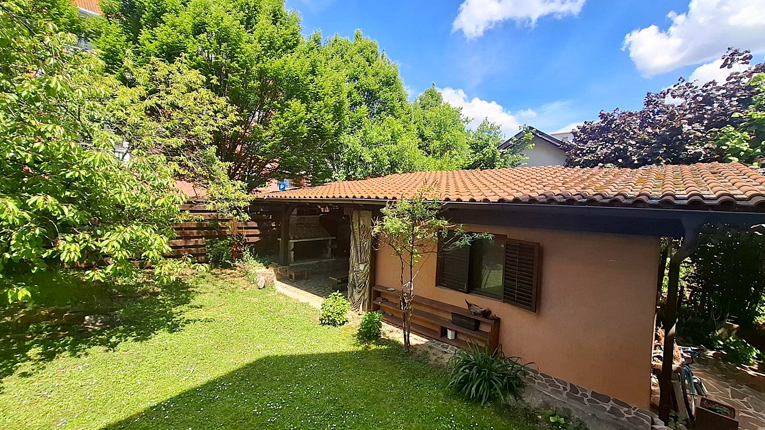 Elegantna obiteljska kuća od 350m2 s prostranom okućnicom, BEZ PROVIZIJE ZA KUPCA! - Slika 4