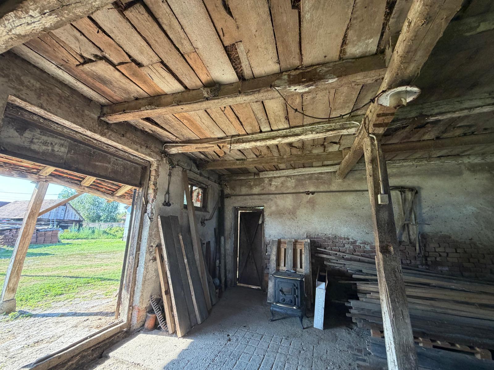 MALA OSTRNA–obiteljsko imanje s građevinskim zemljištem od 2.045 m² i projektom za novu kuću! - Slika 10