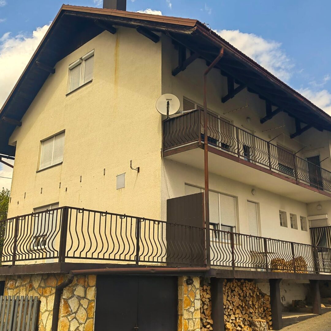 Ogulin, elegantna obiteljska kuća 400m2, BEZ PROVIZIJE ZA KUPCA!
