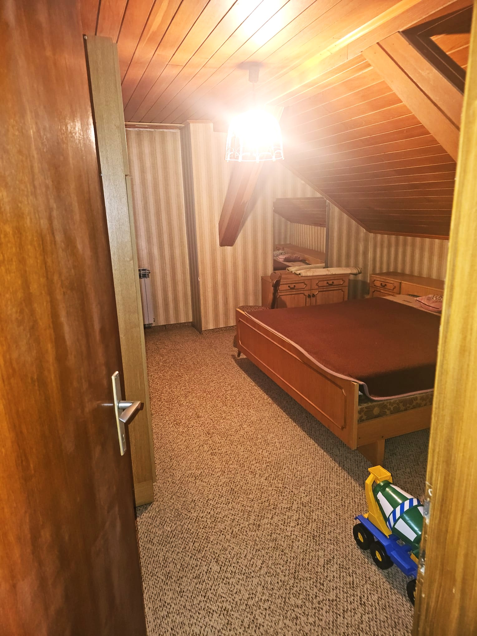 Ogulin, elegantna obiteljska kuća 400m2, BEZ PROVIZIJE ZA KUPCA! - Slika 27